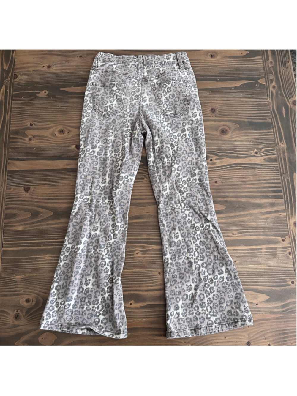 Wild Daisy by Zunie Girls 10 Gray White Leopard Flare Jeans Button Zip - Picture 4 of 6